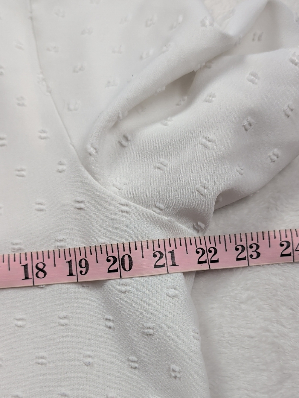 BloomChic Women's White Swiss Dot Flutter Sleeve Decorative Button Top (Size 12) - Picture 5 of 9